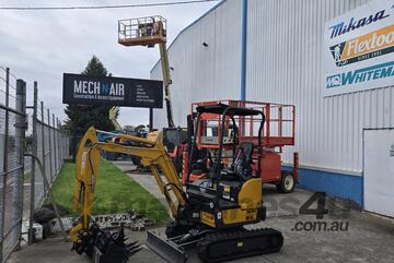 Kato   HD17 EXCAVATOR