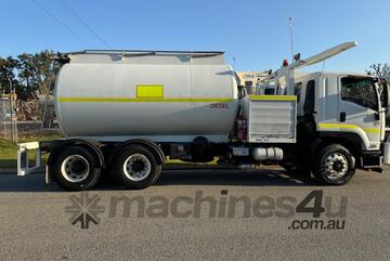 Truck Tanker Isuzu 1400 Diesel Auto ROPS 65731km 295HP 1GQM447 SN1666 Truck Tanker Isuzu 1400 Diesel Auto ROPS 65731km 295HP 1GQM447 SN1666