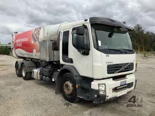 2013 Volvo FE300 Dual Control Side Load Compactor