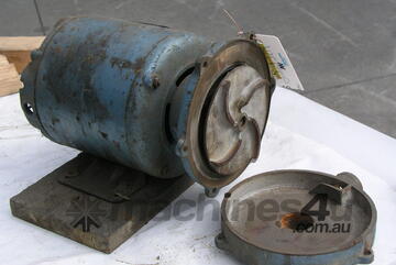 Regent Small Transfer Water Pump Efficient Fluid Transfer for Industrial and Agricultural Use! Regent Small Transfer Water Pump Efficient Fluid Transfer for Industrial and Agricultural Use!