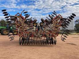 1999 Bourgault Bourgault 8810 Airseeder - picture0' - Click to enlarge