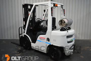 Nissan 2.5 Tonne LPG Forklift Sideshift Fork Positioner 2017 Series Very Tidy Truck