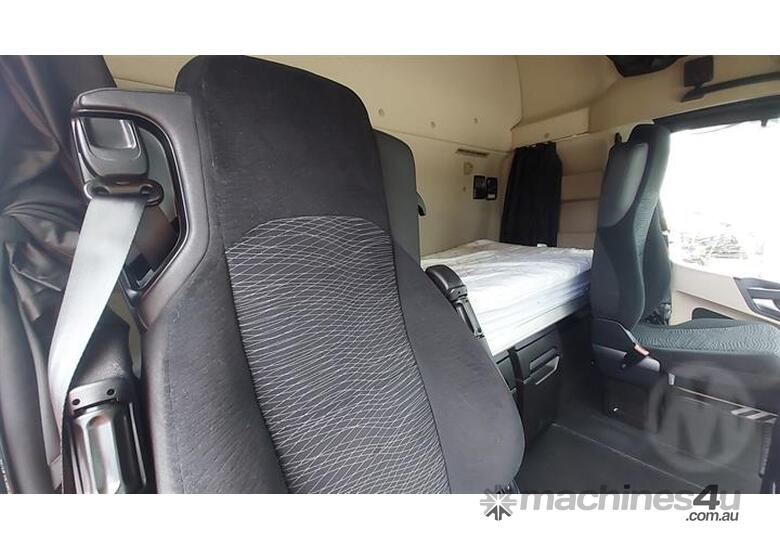 caption Mercedes-Benz 96X