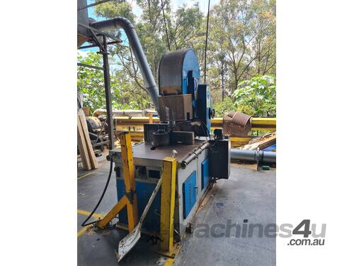caption Holytek Band Saw