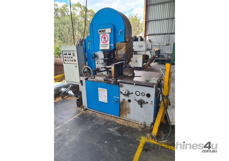 caption Holytek Band Saw