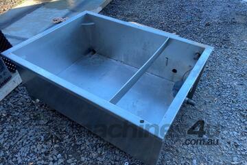 Tank Stainless Steel 1070mm long x 800mm wide x 420mm Deep