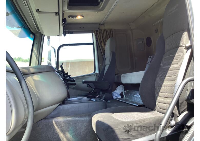 caption 2011 DAF CF 85 460 6x4 Prime Mover