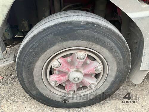 caption 1994 Volvo FH12 Tipper