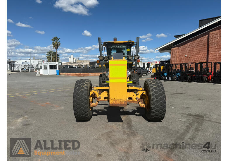 caption 2011 John Deere 670GP Motor Grader