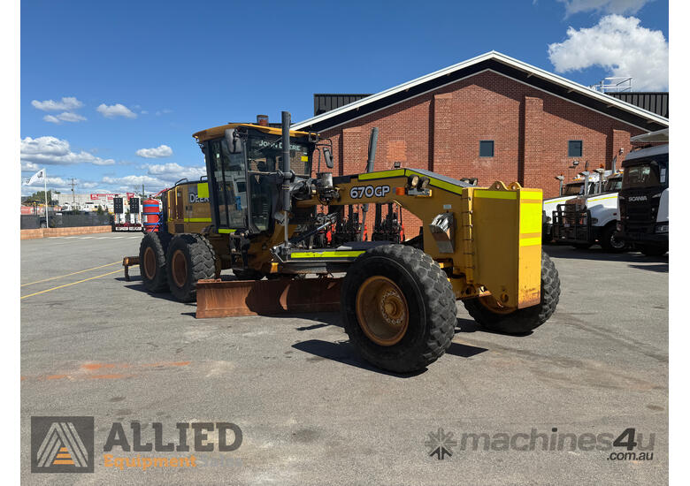 caption 2011 John Deere 670GP Motor Grader
