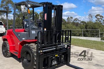 3.5 Ton 4 Wheel Drive All Terrain Forklift