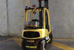 Hyster 2.5T LPG counterbalance forklift with PSI 2.4L engine.