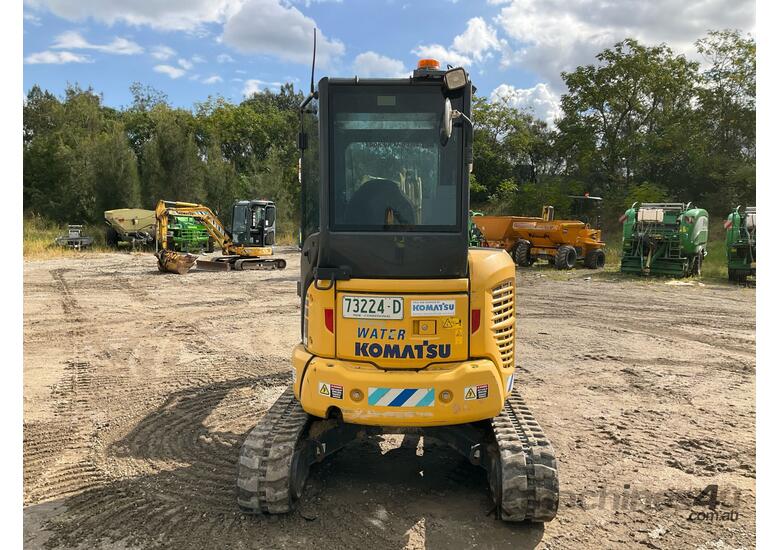 caption 2018 Komatsu PC35MR-5 Excavator (Rubber Tracked)