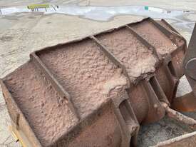 2012 Komatsu WA150-5 4 x 4 Front End Loader - picture1' - Click to enlarge