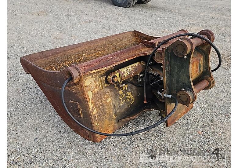 caption 2.1 Tilt Bucket to suit 20t Excavator, Ears 330mm, Centres 460mm, Pins 80mm