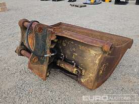 2.1 Tilt Bucket to suit 20t Excavator, Ears 330mm, Centres 460mm, Pins 80mm  - picture2' - Click to enlarge