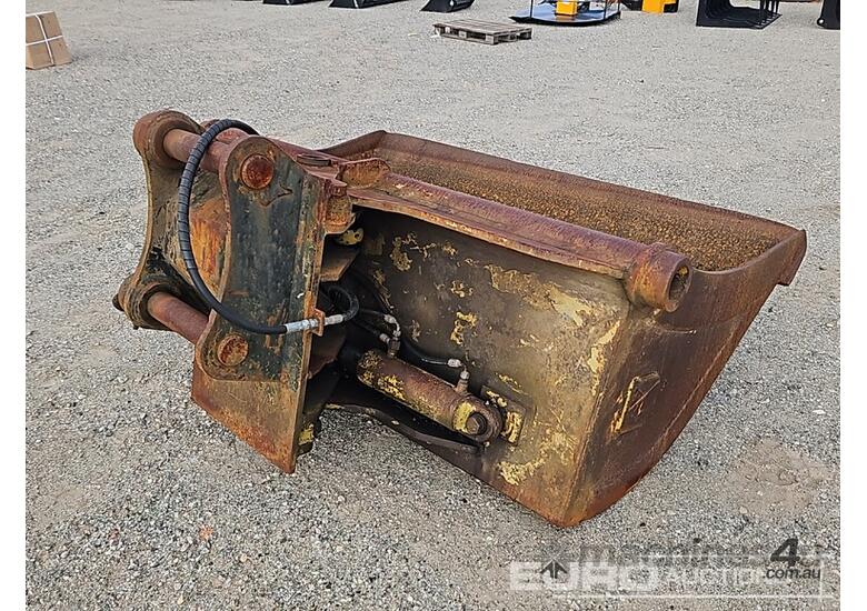 caption 2.1 Tilt Bucket to suit 20t Excavator, Ears 330mm, Centres 460mm, Pins 80mm