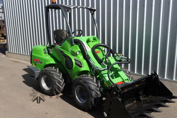 Avant 500 Series Articulated Mini Loader