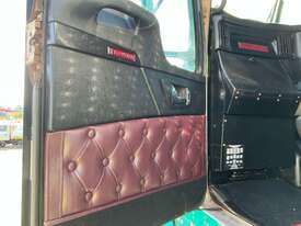 2014 Kenworth T909 Prime Mover - picture1' - Click to enlarge