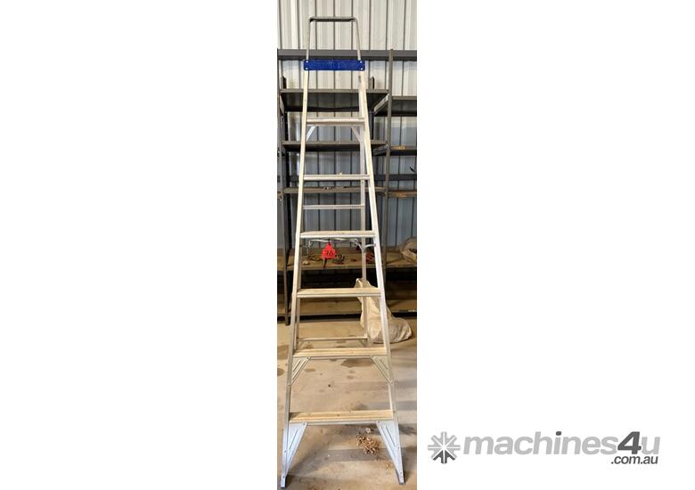 caption Baily Industrial Tradesman Ladder