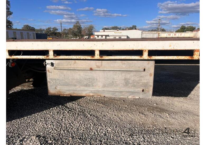 caption Plant Trailer