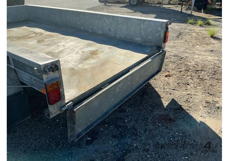 caption 2014 Polmac Trailers Tandem Axle Box Trailer