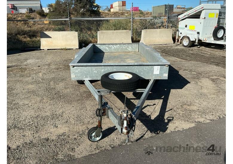 caption 2014 Polmac Trailers Tandem Axle Box Trailer