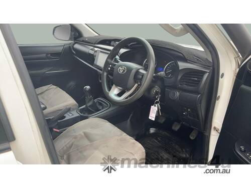 caption 2018 Toyota Hilux SR Diesel (Ex Lease)