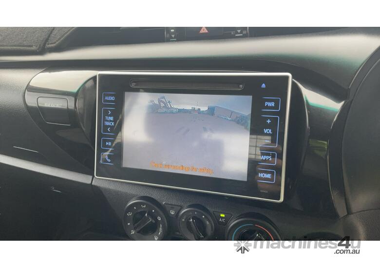 caption 2018 Toyota Hilux SR Diesel (Ex Lease)