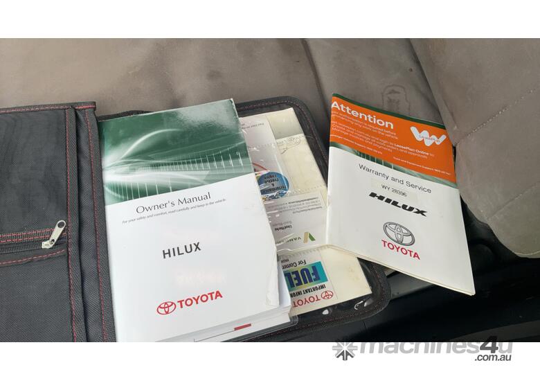 caption 2018 Toyota Hilux SR Diesel (Ex Lease)