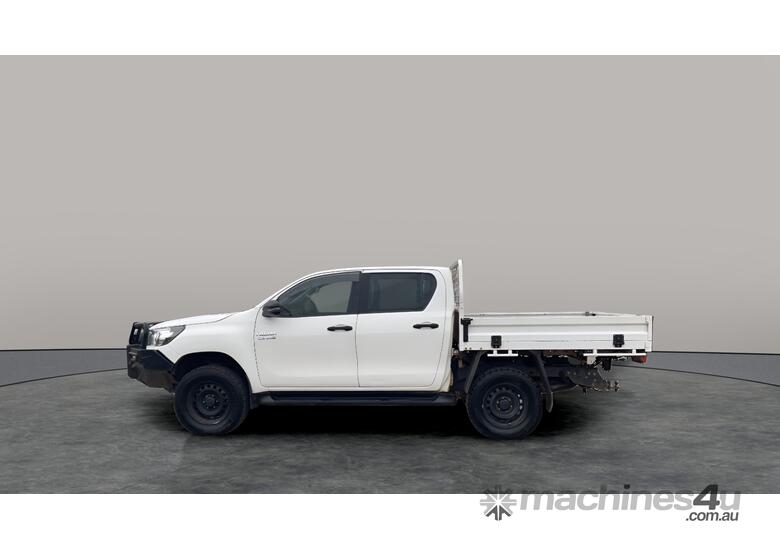 caption 2018 Toyota Hilux SR Diesel (Ex Lease)