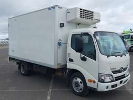 Hino 300 - picture0' - Click to enlarge