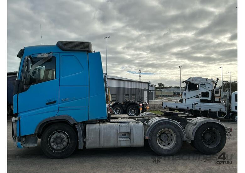 caption 2016 Volvo FH Series 4 6x4 Prime Mover