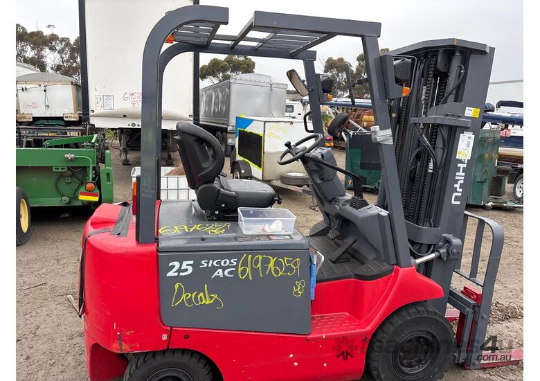 caption 2009 Nichiyu FB25PN Forklift
