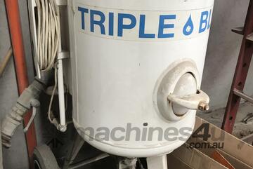 Demo Triple Blast Multi Media Blast Machine