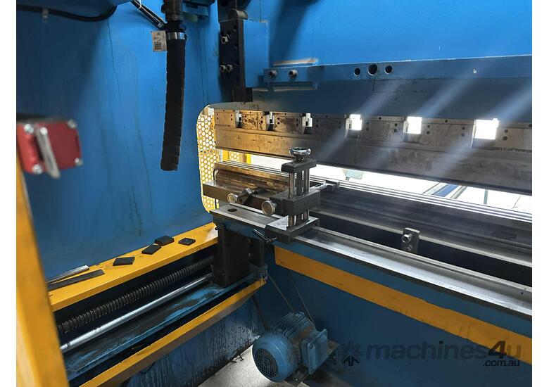 caption Retirement Sale - CNC Hydraulic Press Brake 125t 3.2m