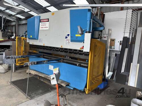 caption Retirement Sale - CNC Hydraulic Press Brake 125t 3.2m