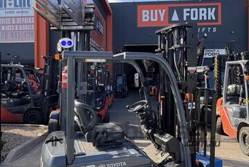 2019 2.0t Toyota Container Mast Electric