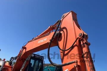 Hitachi ZX135US Excavator (Steel Track With Rubber Inserts) Hitachi ZX135US Excavator (Steel Track With Rubber Inserts)