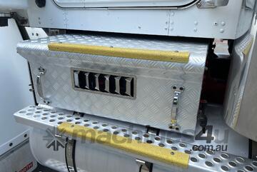 2013 Kenworth T909 Prime Mover