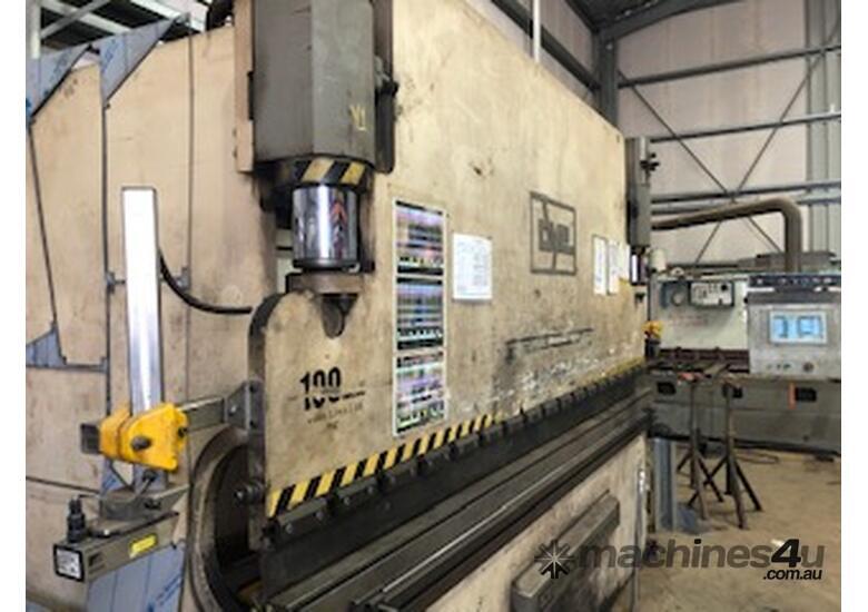 DYE 100 Tonne CNC 4 Axis Press Brake