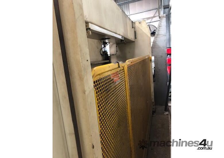 DYE 100 Tonne CNC 4 Axis Press Brake