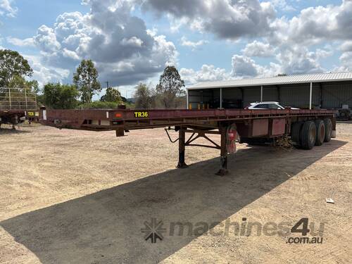 1991 Haulmark Tri Axle Flat Top Trailer