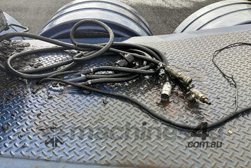 2005 Maxitrans ST4-OD 40' Quad Axle Skel Trailer