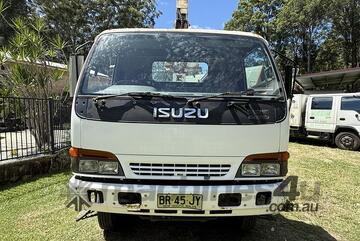 1999 ISUZU NPS 300 BUCKET TRUCK