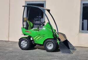 Avant 2014   220 Loader