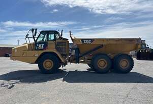 2014 Caterpillar 725C Articulated Dump Truck