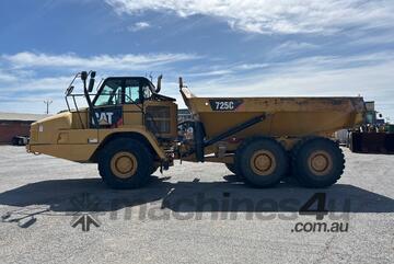2014 Caterpillar 725C Articulated Dump Truck