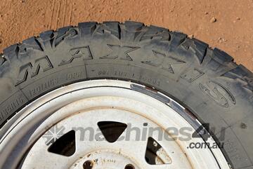 2 x Wrangler Raza A/T LT235/85/16 Goodyear Tyres And Rims