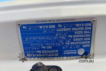 Hino 2005   GT1J Vacuum Truck